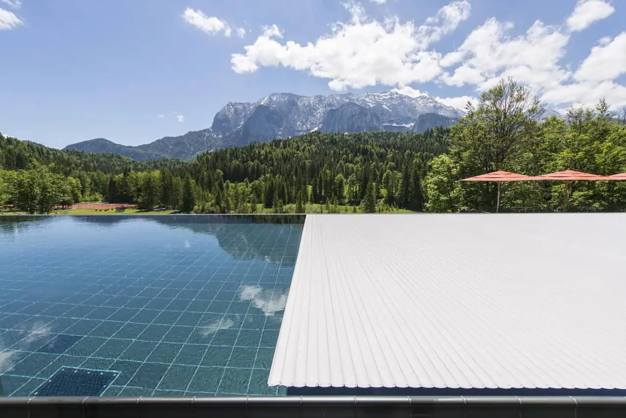 ROLLO SOLAR Pool mit automatischer Abdeckung