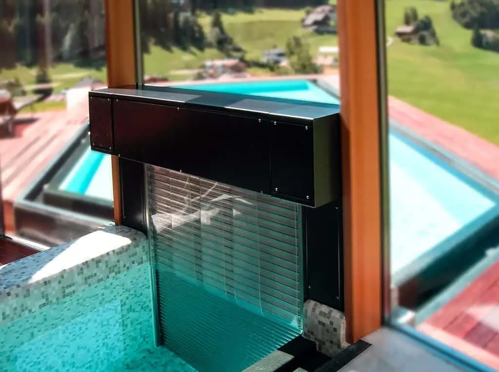 Rolltor mit Wetterschürze